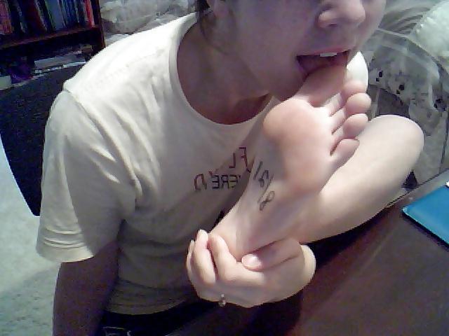25P Awesome Amateur Teen Feet Part VI