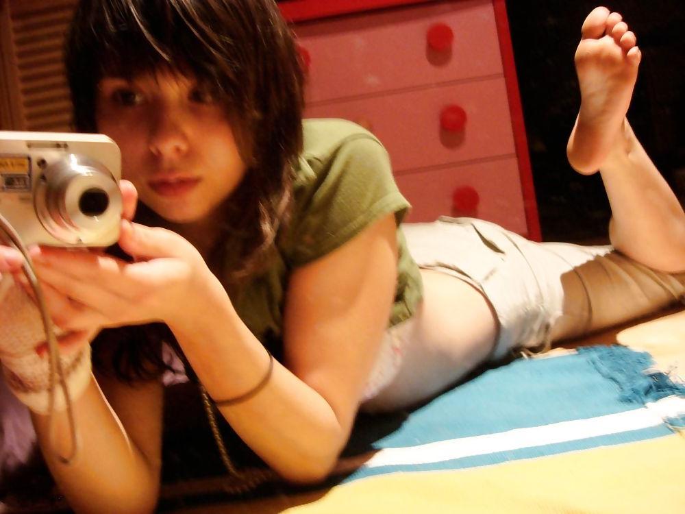 25P Awesome Amateur Teen Feet Part VI