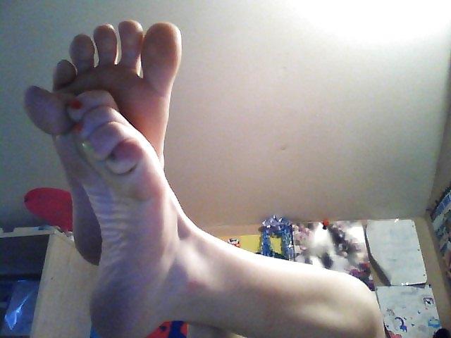 25P Awesome Amateur Teen Feet Part XVII