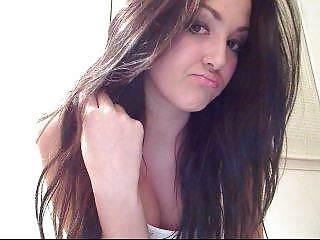 20P Cute amateur teen webcam pics!