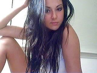 20P Cute amateur teen webcam pics!