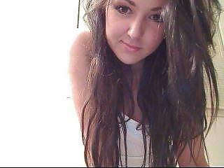 20P Cute amateur teen webcam pics!