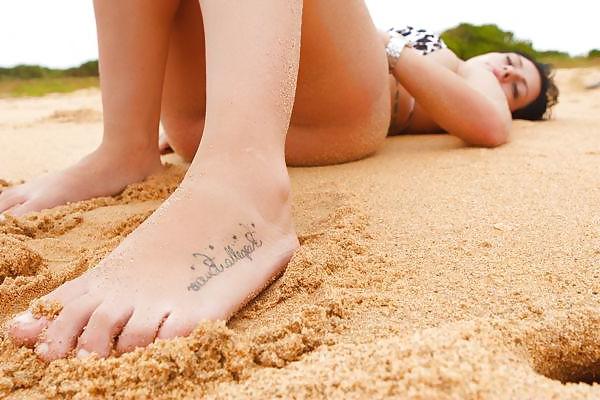 25P Awesome Amateur Teen Feet Part XXVIII
