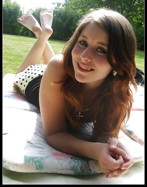 25P Awesome Amateur Teen Feet Part XXVIII