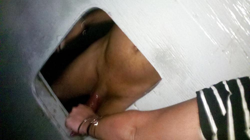 10P Gloryhole...r u on the other side?