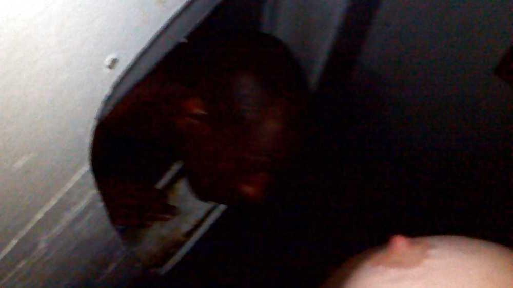 10P Gloryhole...r u on the other side?