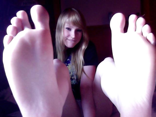25P Awesome Amateur Teen Feet Part VII