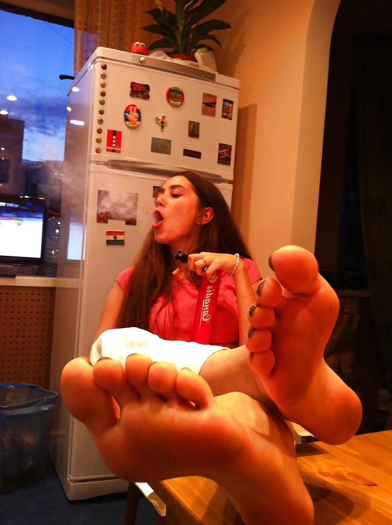 25P Awesome Amateur Teen Feet Part VII