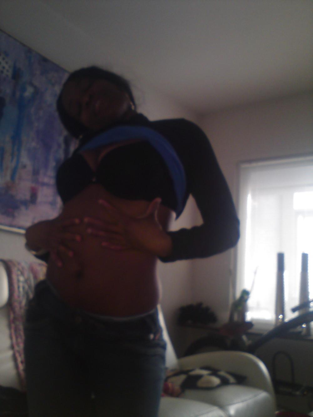 25P Busty Ebony Girl