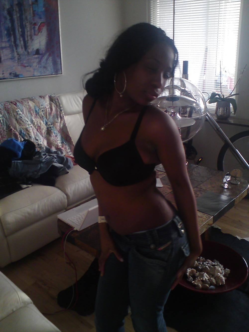 25P Busty Ebony Girl