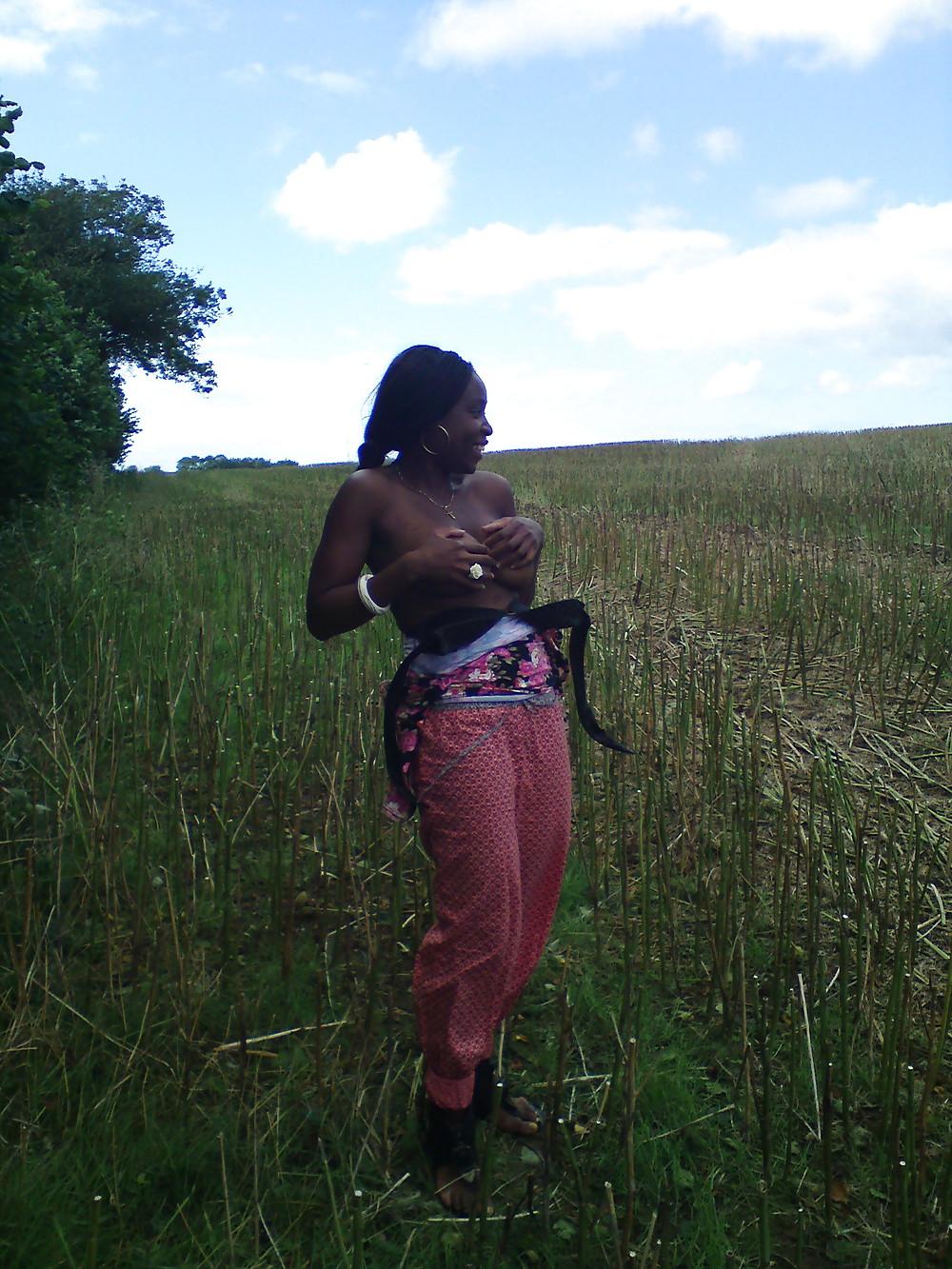 25P Busty Ebony Girl