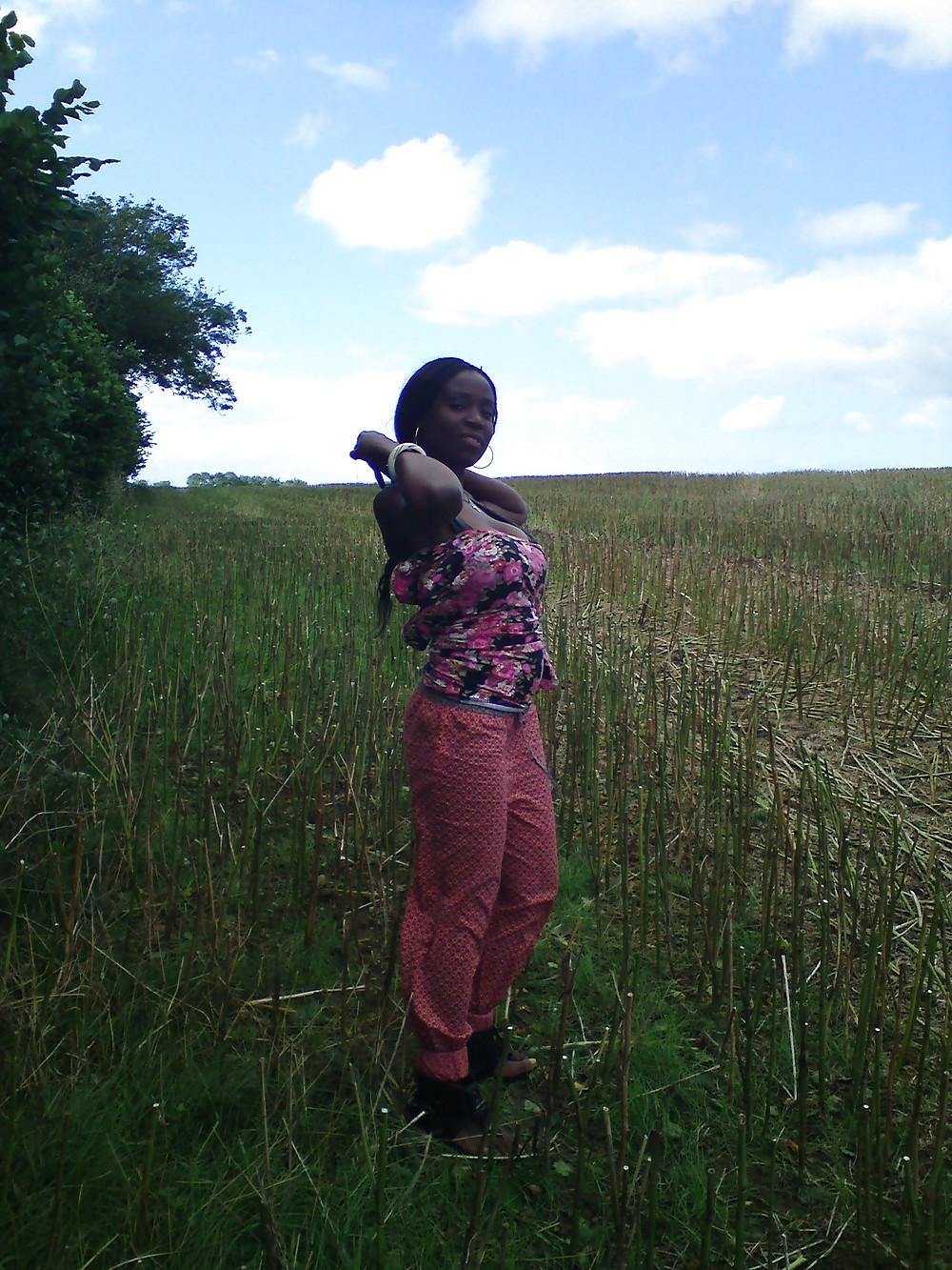 25P Busty Ebony Girl
