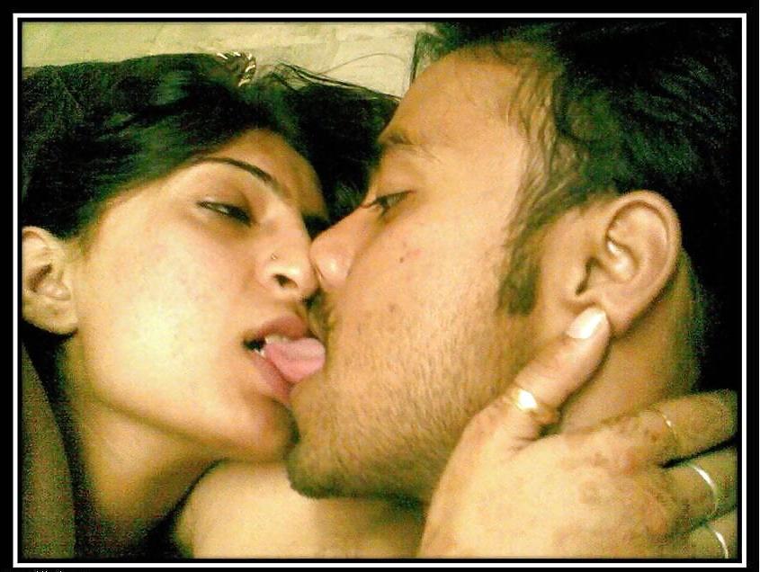 9P Desi Couple Making Love