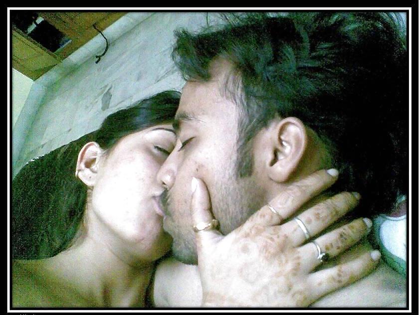 9P Desi Couple Making Love