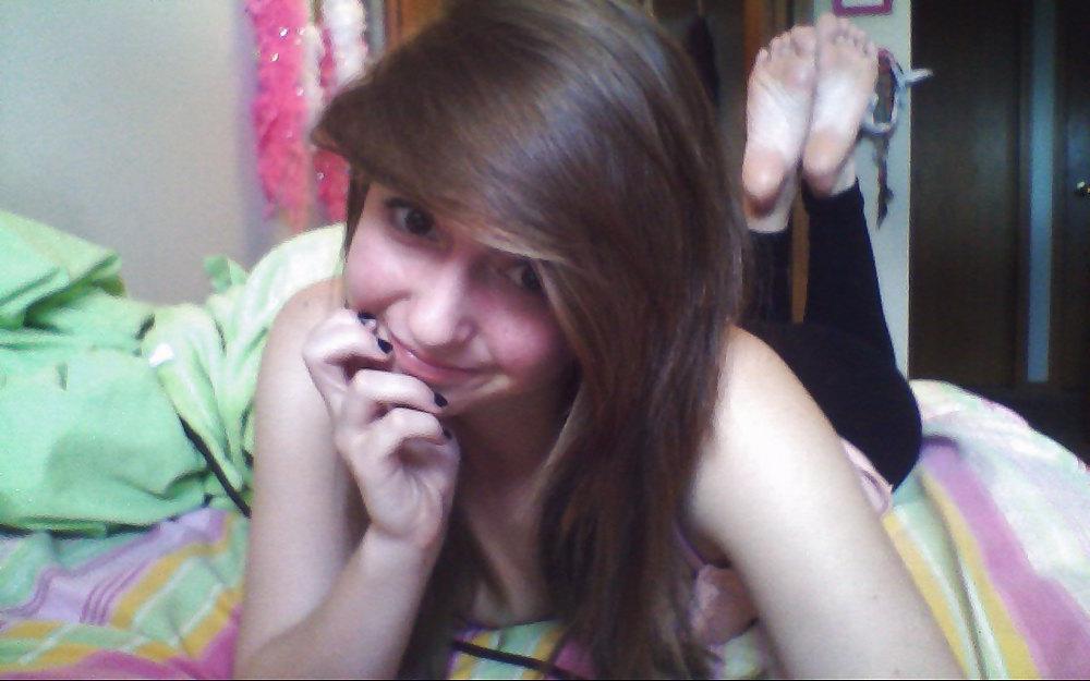 25P Awesome Amateur Teen Feet Part XXIV