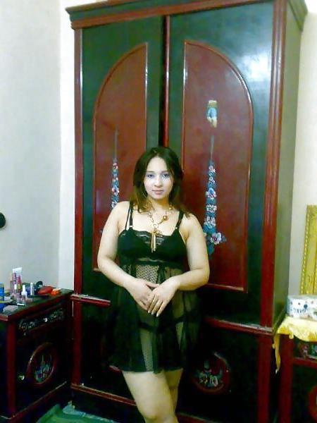 25P Arab Friend's Wife Arifa