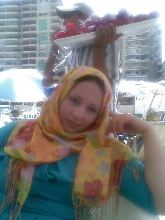 25P Arab Friend's Wife Arifa
