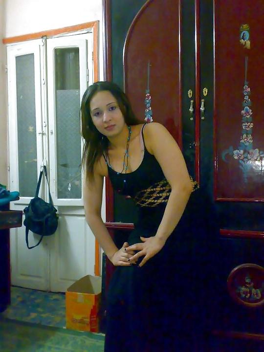 25P Arab Friend's Wife Arifa