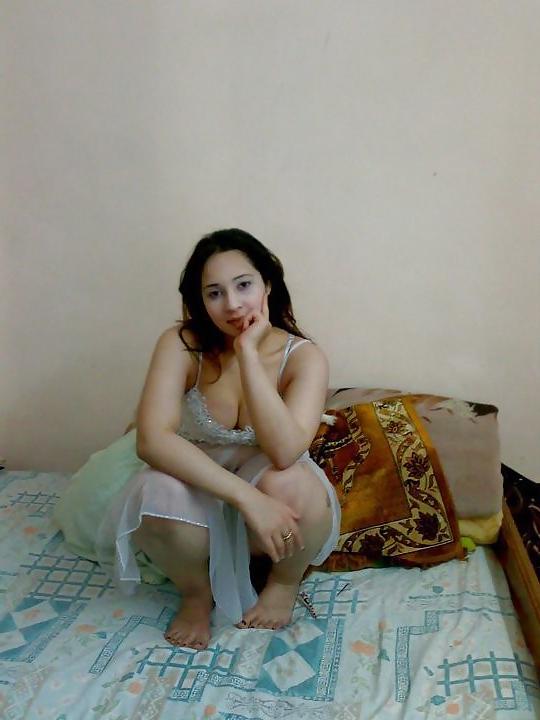 25P Arab Friend's Wife Arifa