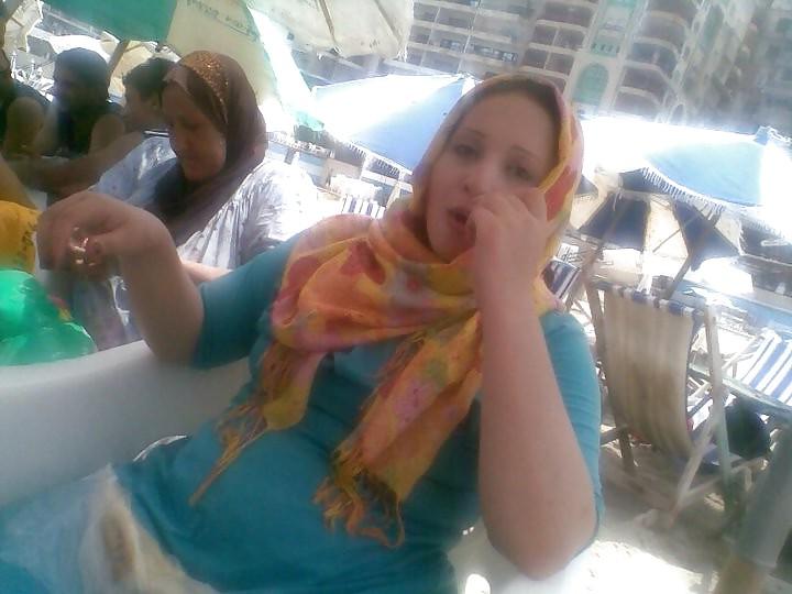 25P Arab Friend's Wife Arifa