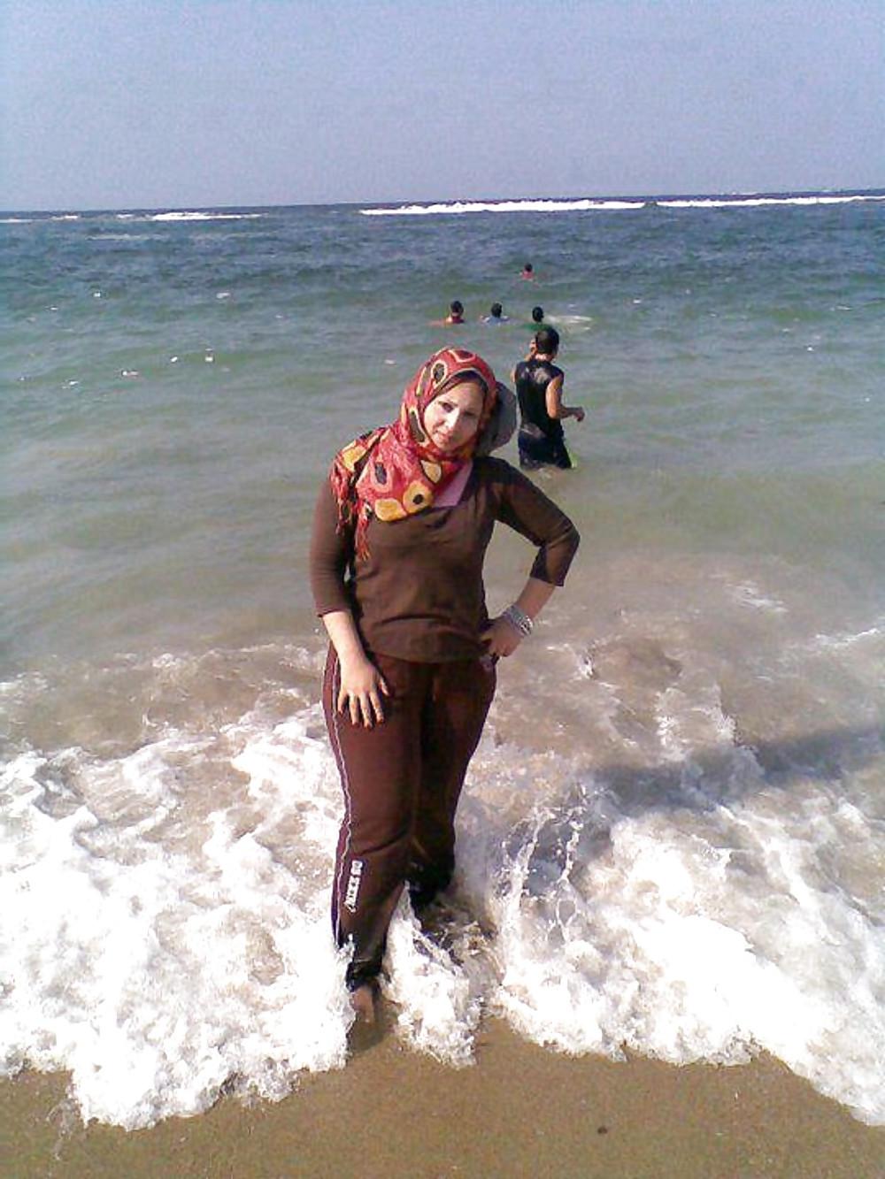 25P Arab Friend's Wife Arifa