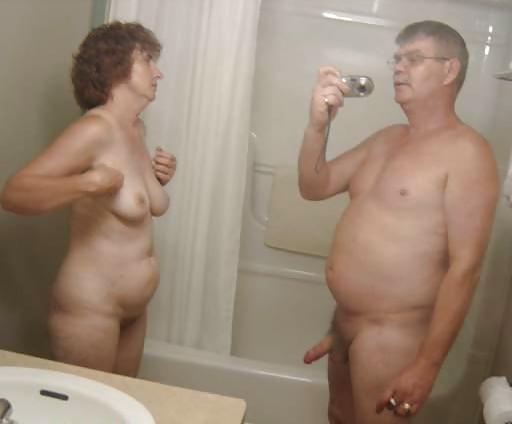24P Naked couple 14.