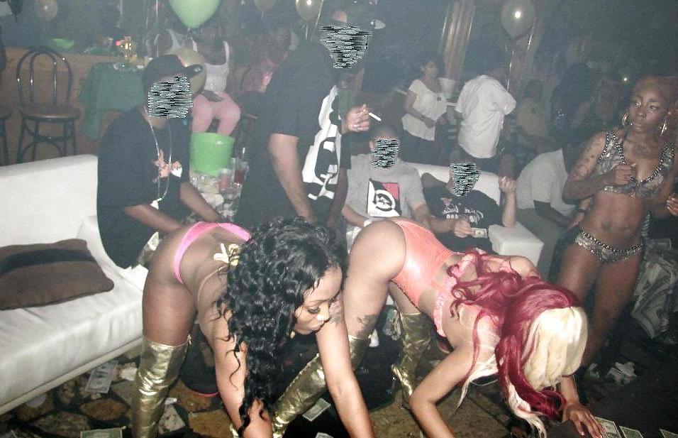 25P Ebony Strippers