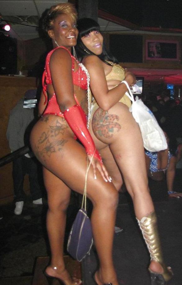 25P Ebony Strippers