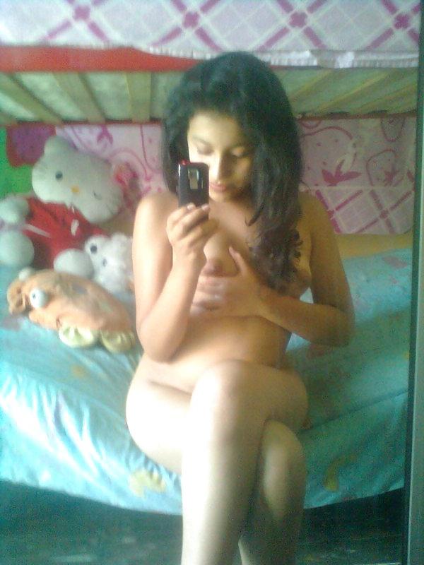 9P The Beauty of Amateur Latino College Teen Self Pic