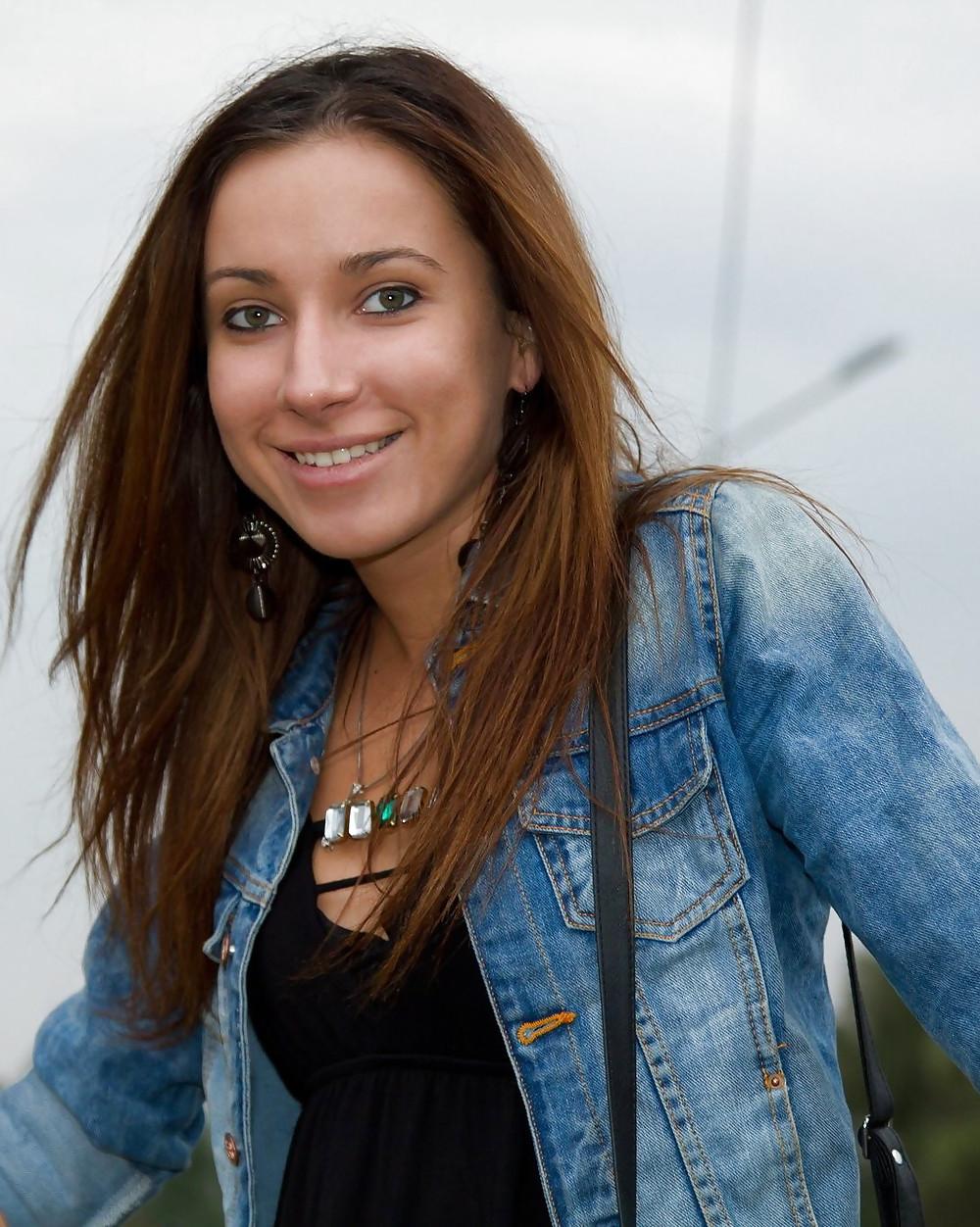 24P Perfect Skinny Amateur Teen
