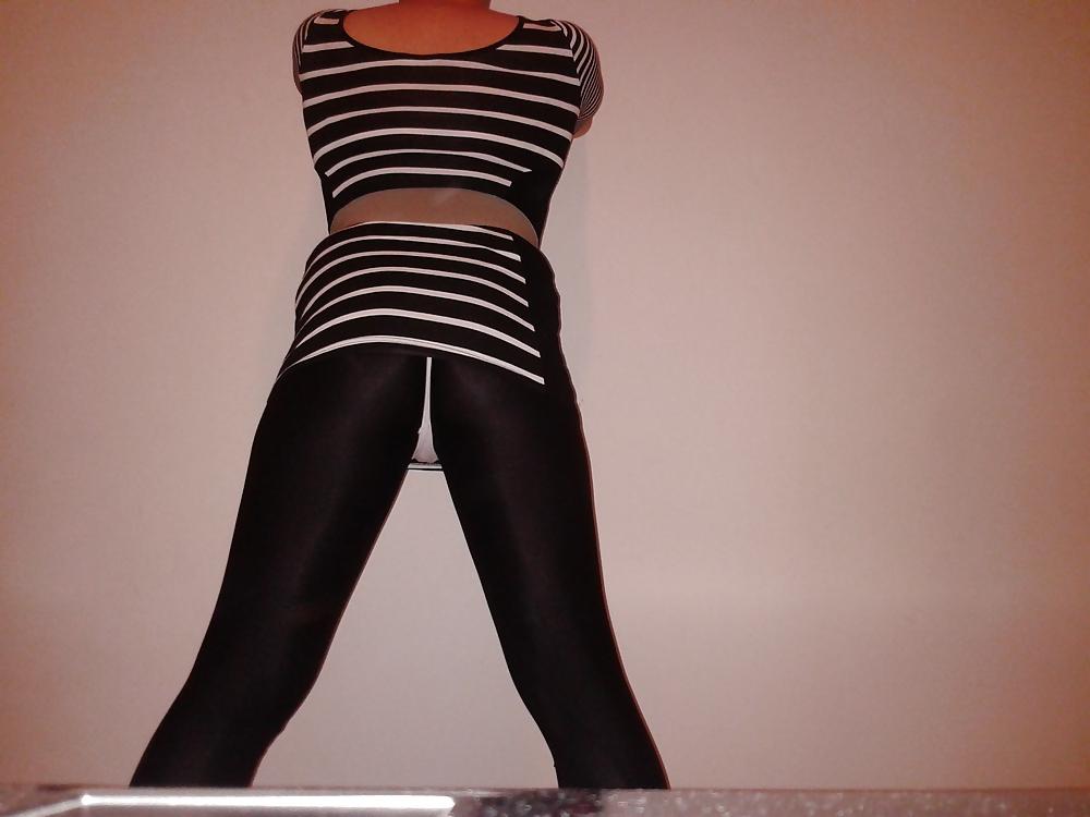 12P Amateur teen Showiing ass to you