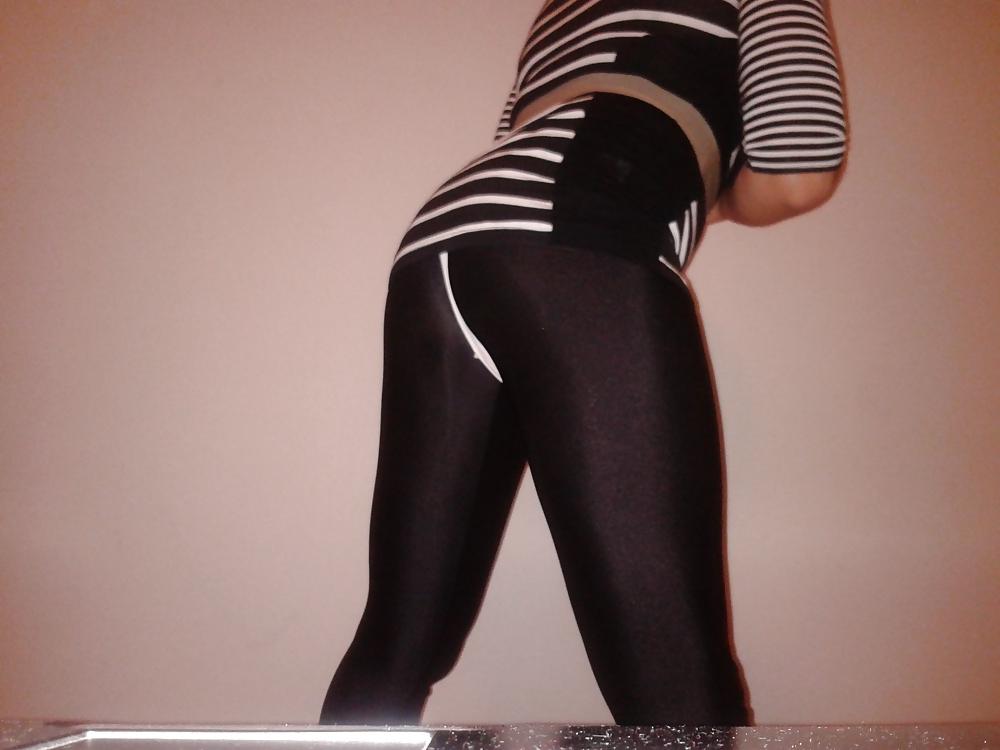 12P Amateur teen Showiing ass to you