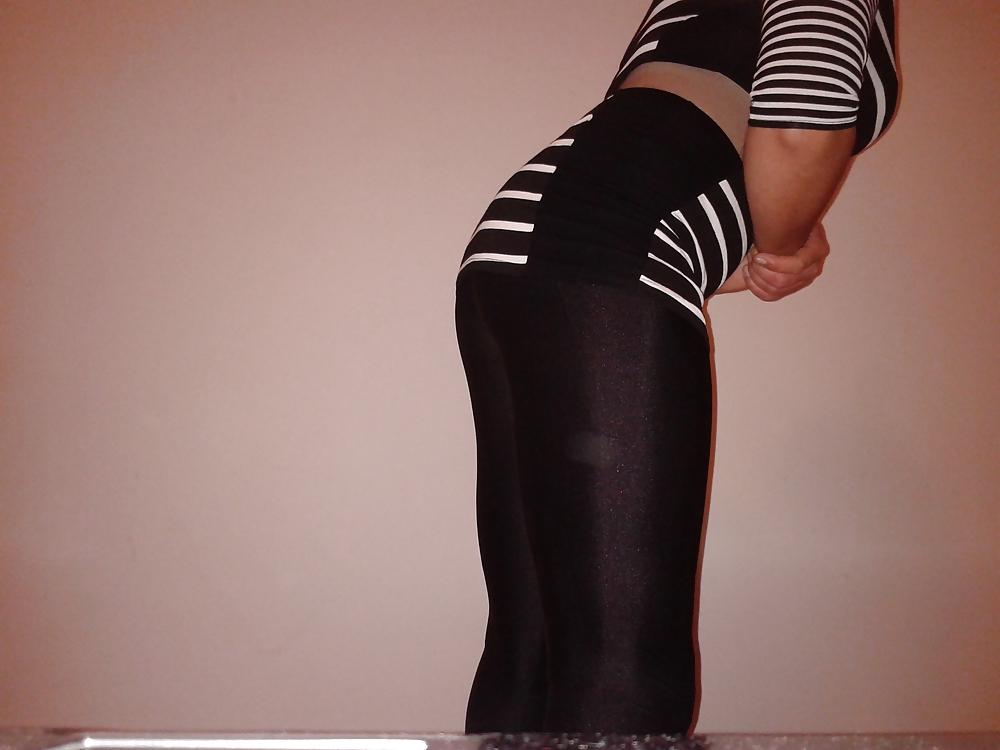 12P Amateur teen Showiing ass to you