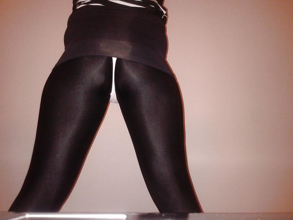 12P Amateur teen Showiing ass to you