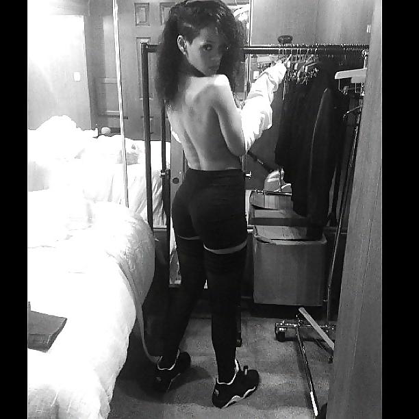 25P Rihanna - Ebony Pop Temptress Gagging for cock