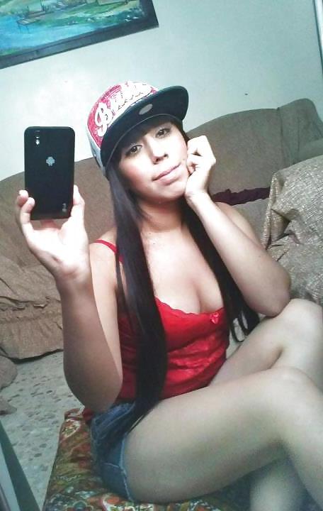 25P Amateur Teen boobs 