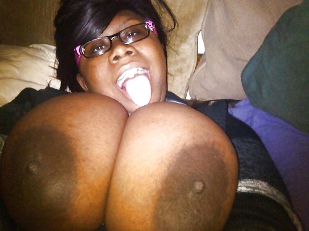 25P BUSTY EBONY GURLS