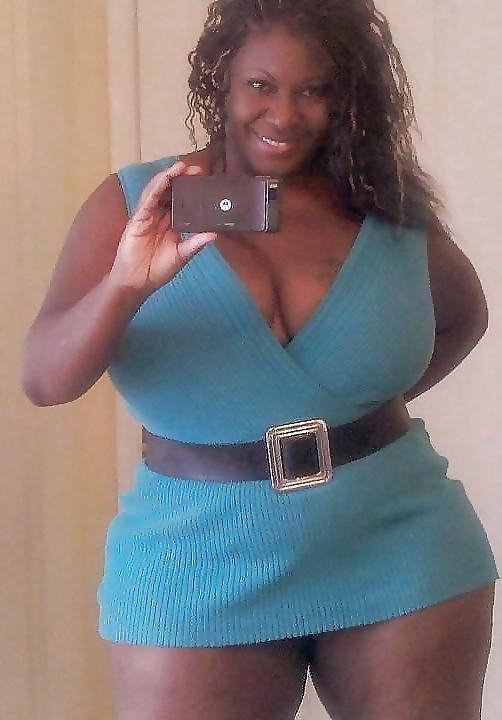 25P BUSTY EBONY GURLS