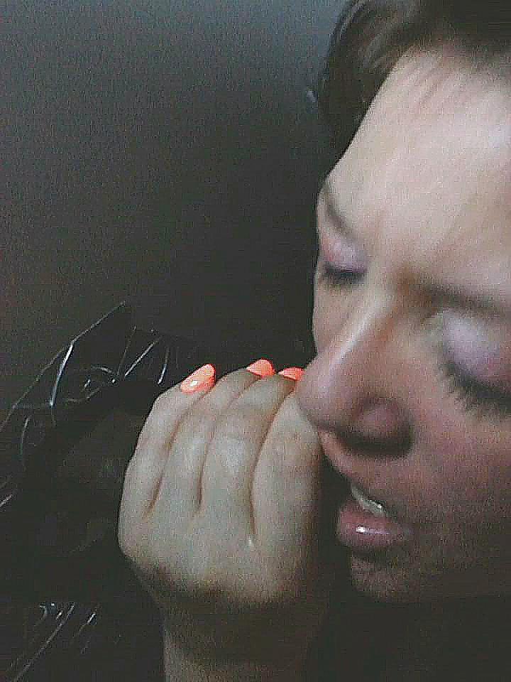 7P GloryHole Milf