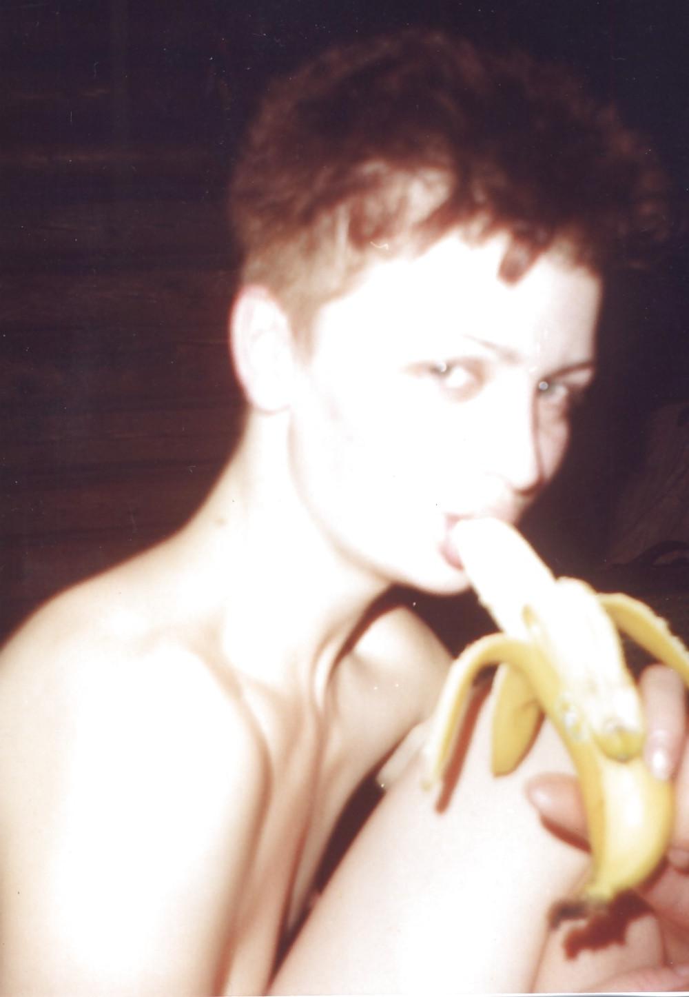12P Very Retro Lez Couple