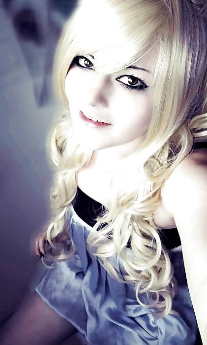25P Cross Sissy Shemale 1