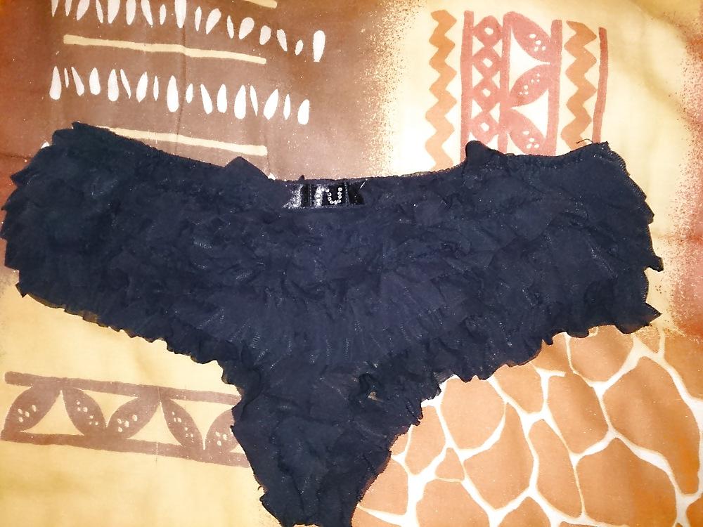 12P Best of  belle mere: sous vetements,pieds  2