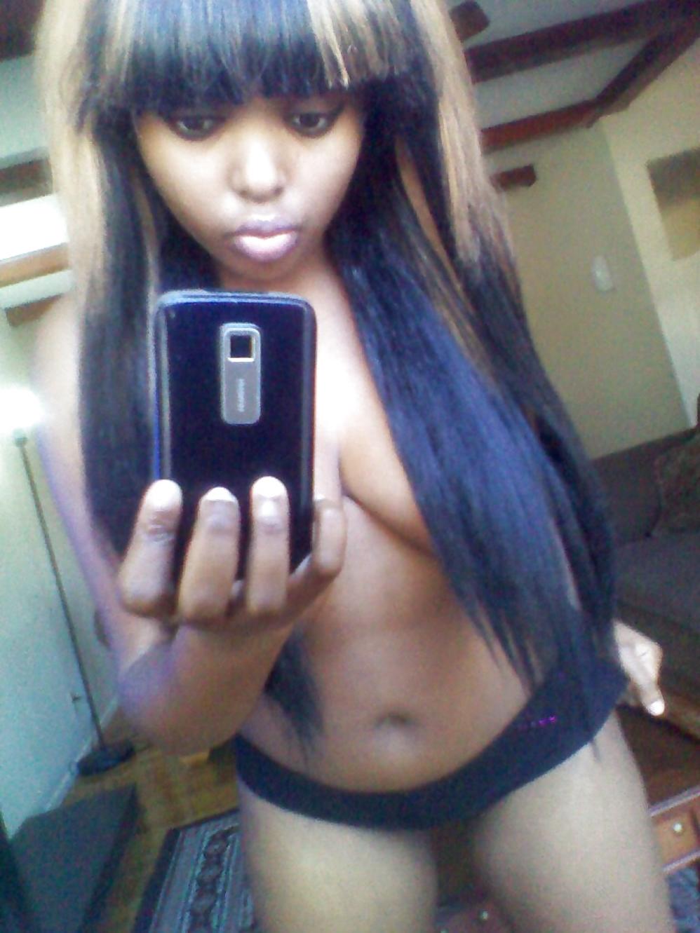 25P Pretty Amateur Ebony SelfShot 3