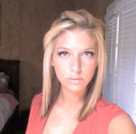 8P Pretty Amateur Teen Robyn