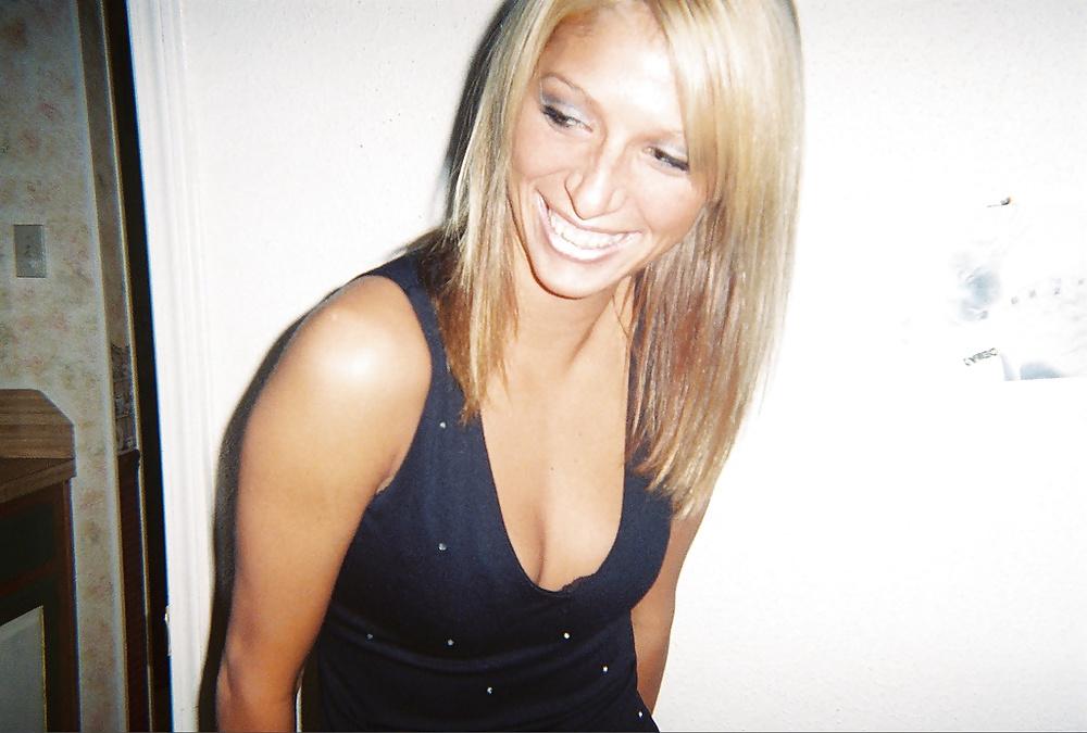 8P Pretty Amateur Teen Robyn