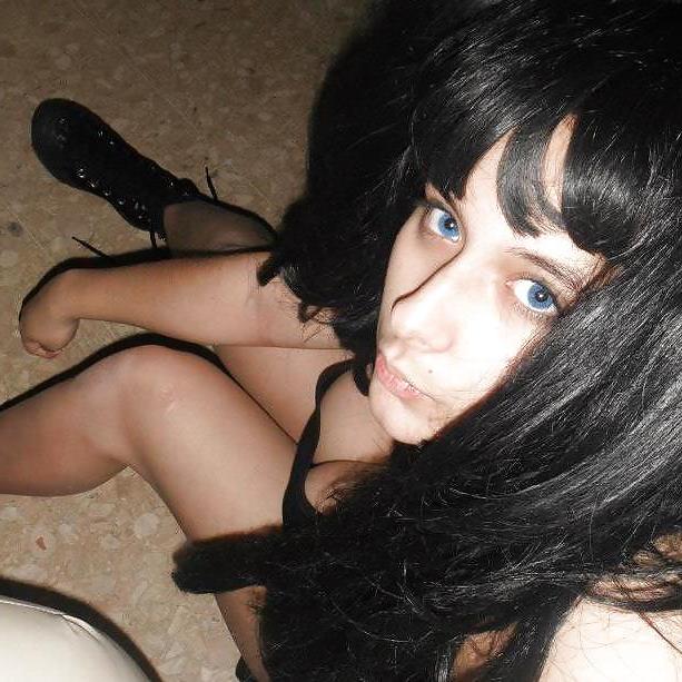 20P Amateur Teen boobs 2