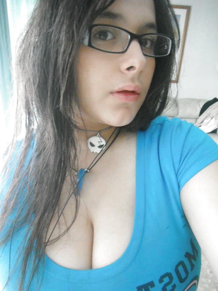 20P Amateur Teen boobs 2