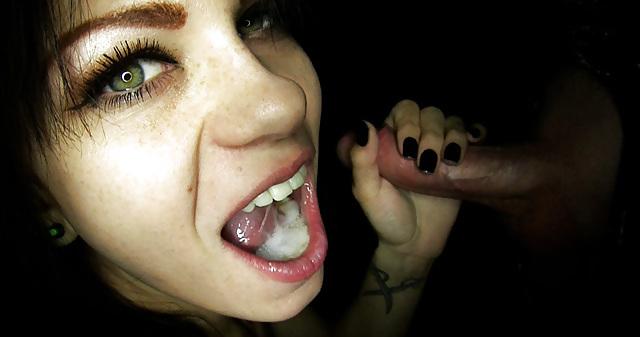25P Slurping GloryHole