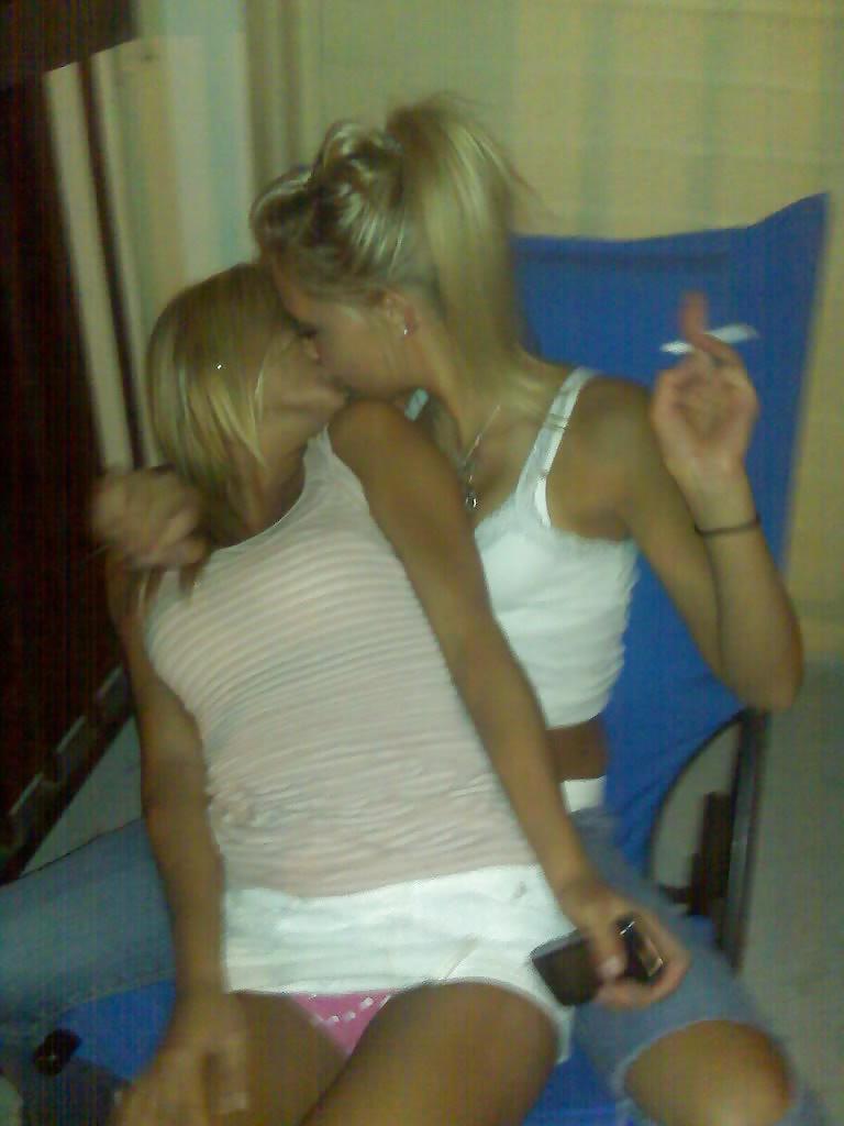 25P Pretty Amateur Teen Megan