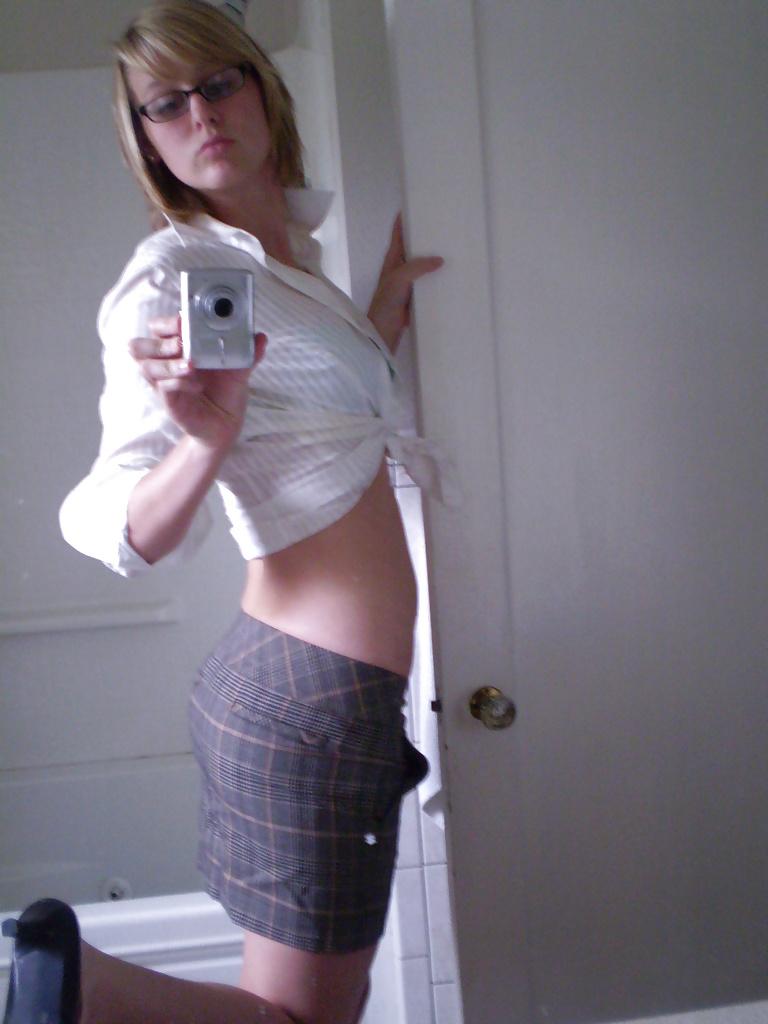 20P Pretty Amateur Teen Anna